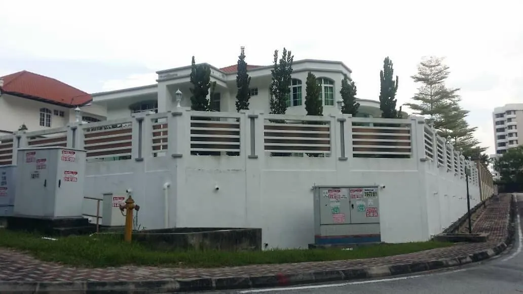 Villa 6, Persiaran Tanjung Bunga 3 Batu Feringgi