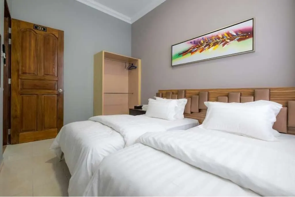 Villa 6, Persiaran Tanjung Bunga 3 Batu Feringgi Ma­lay­sia